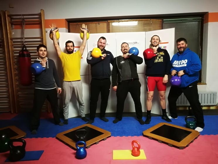 kettlebell moška ekipa